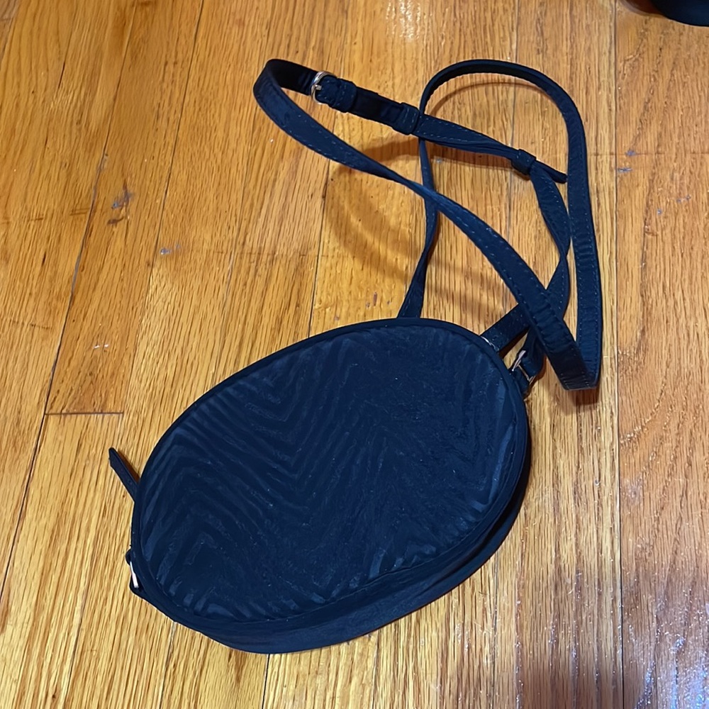 Vera Bradley Velvet crossbody - Picture 2 of 3